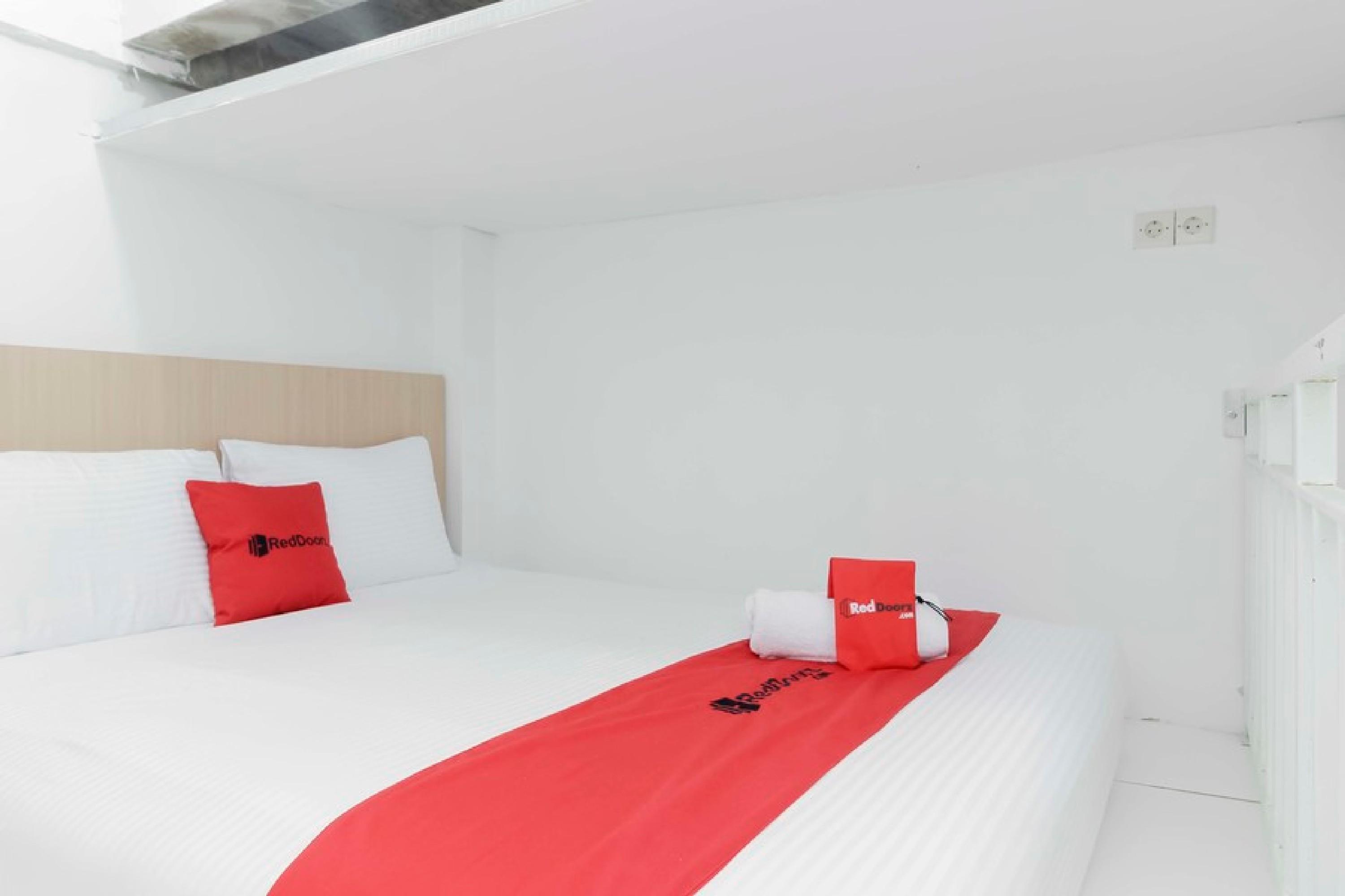 Reddoorz Near Hayam Wuruk Plaza Hotel Jakarta Exterior foto