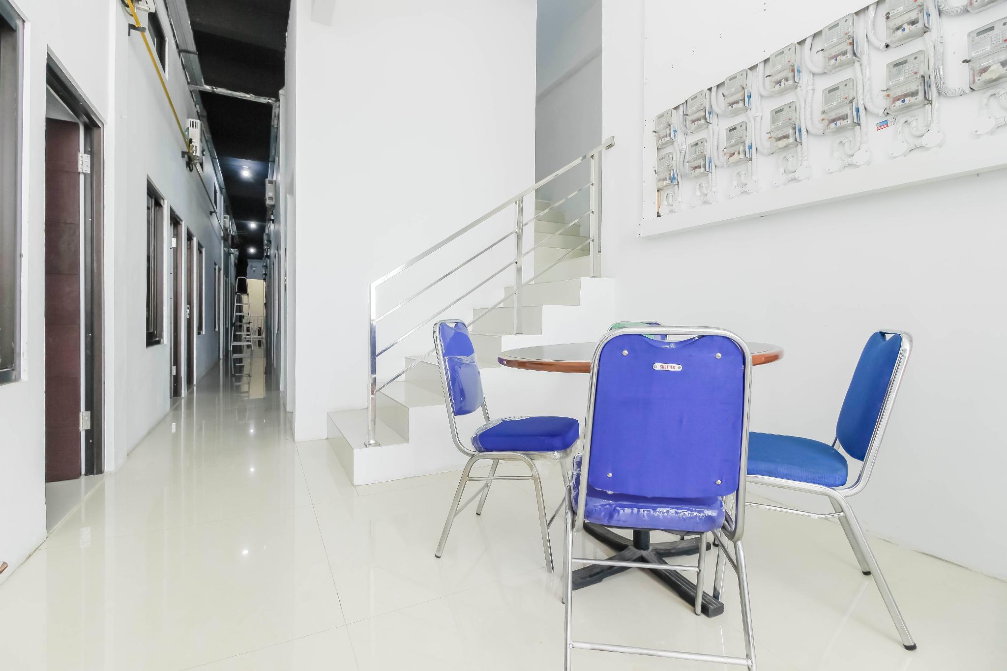 Reddoorz Near Hayam Wuruk Plaza Hotel Jakarta Exterior foto