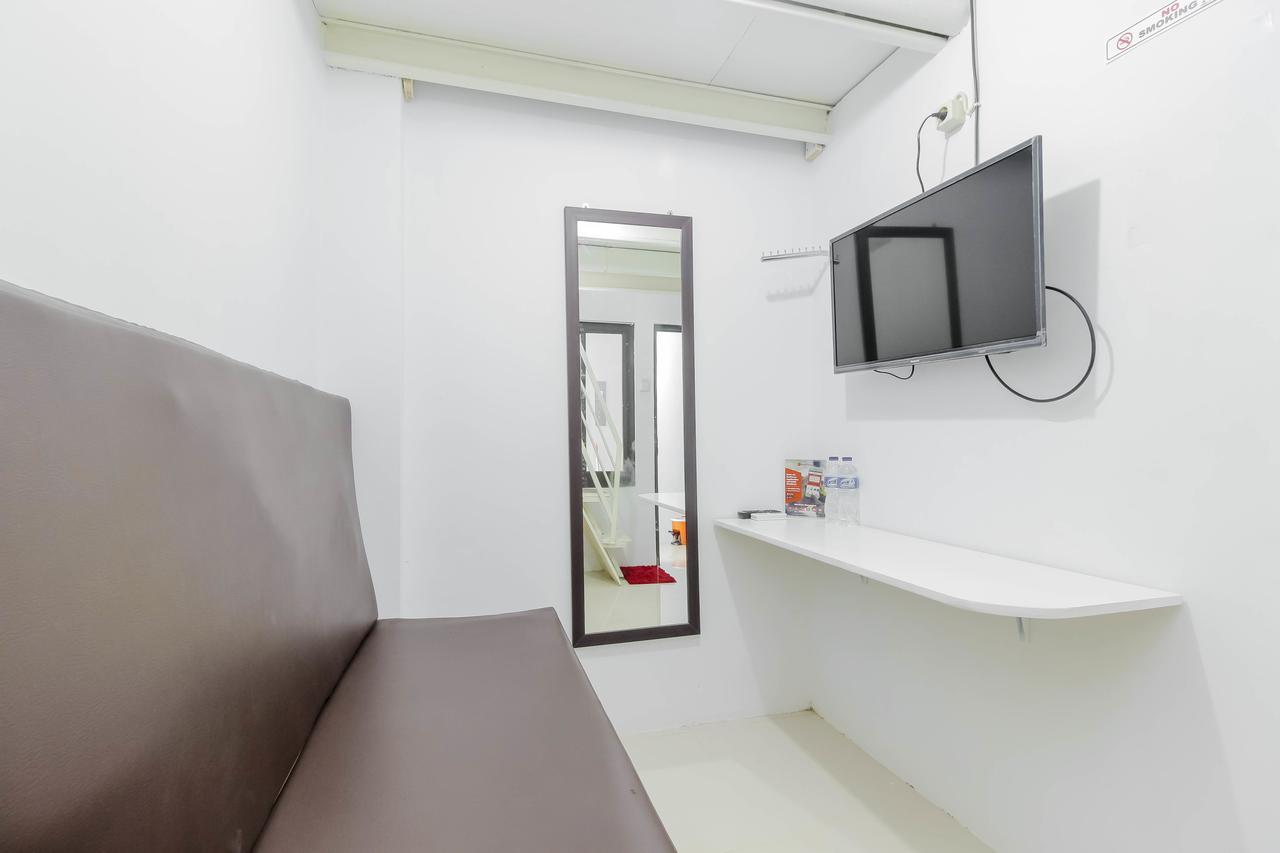 Reddoorz Near Hayam Wuruk Plaza Hotel Jakarta Exterior foto