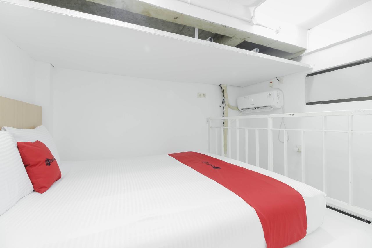 Reddoorz Near Hayam Wuruk Plaza Hotel Jakarta Exterior foto