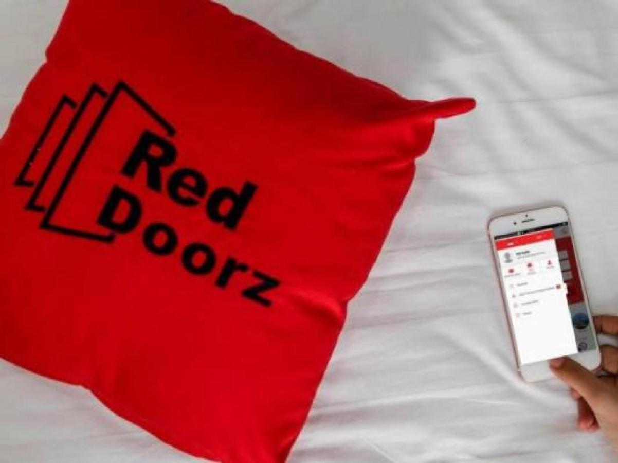 Reddoorz Near Hayam Wuruk Plaza Hotel Jakarta Exterior foto